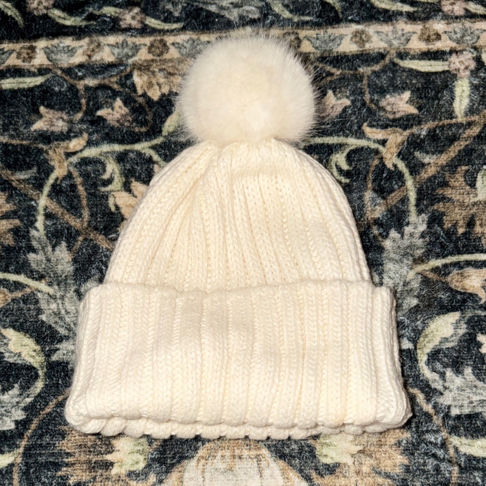 White Knit Pom Beanie
